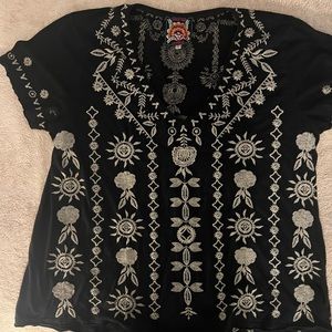 Johnny Was embroidered tee - size xl